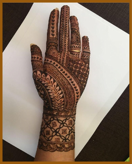 Elegant Hearts Chain Curves In Stylish Front Hand Mehndi Design